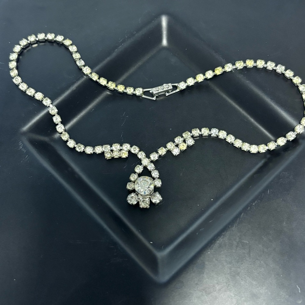 Vintage rhinestone short necklace